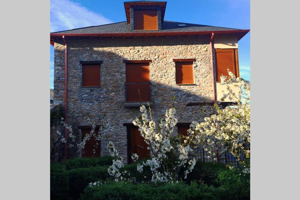 La Casa Del Poeta Villa Corullon Luaran gambar